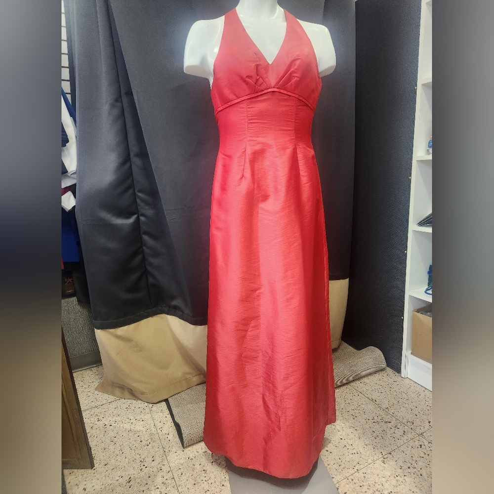 Prom Dress. Red. Bella Farmals.